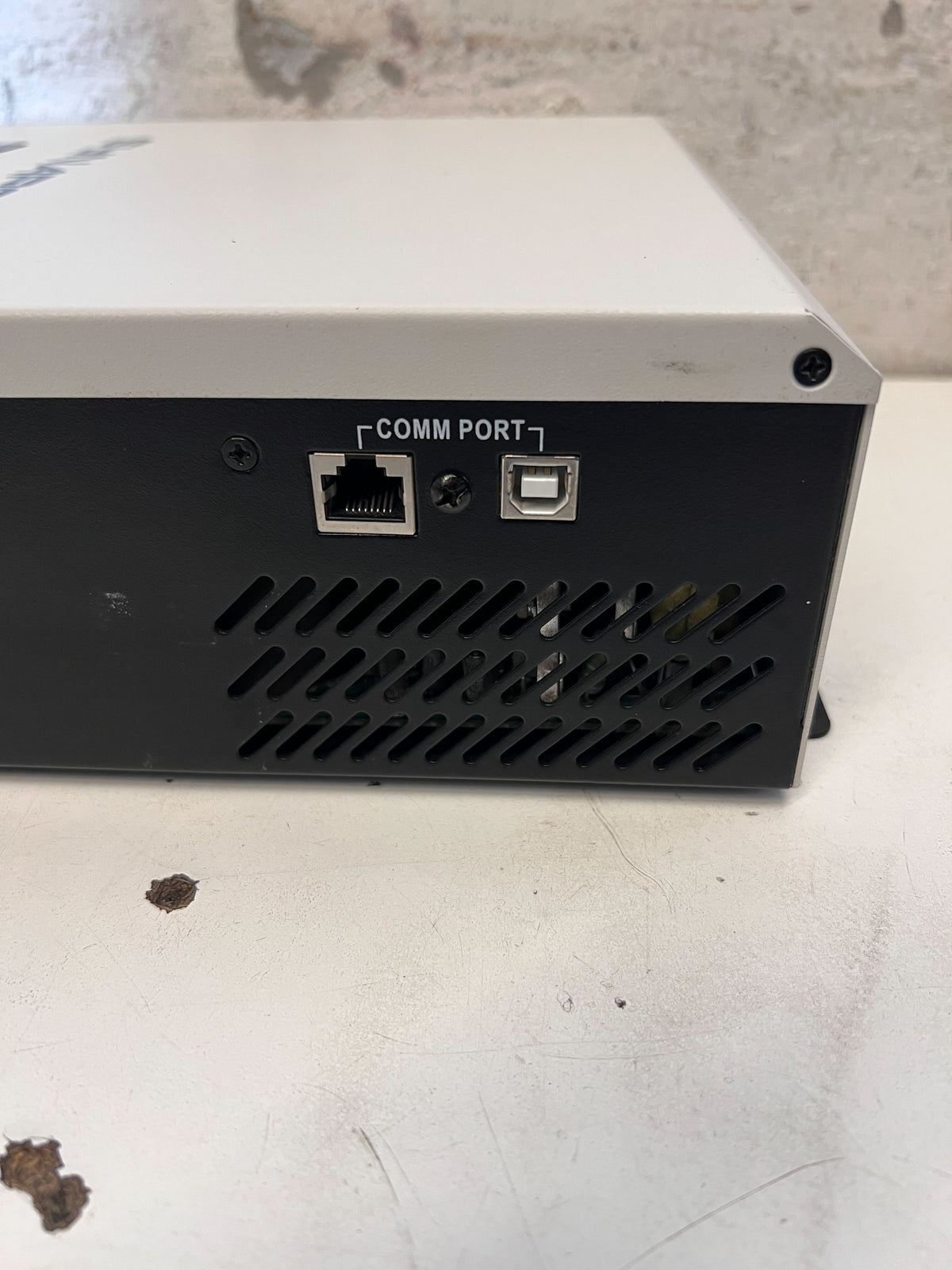 Synapse 3.0V+ Energy Inverter - Reliable Power Solution - 2ndhandwarehouse.com