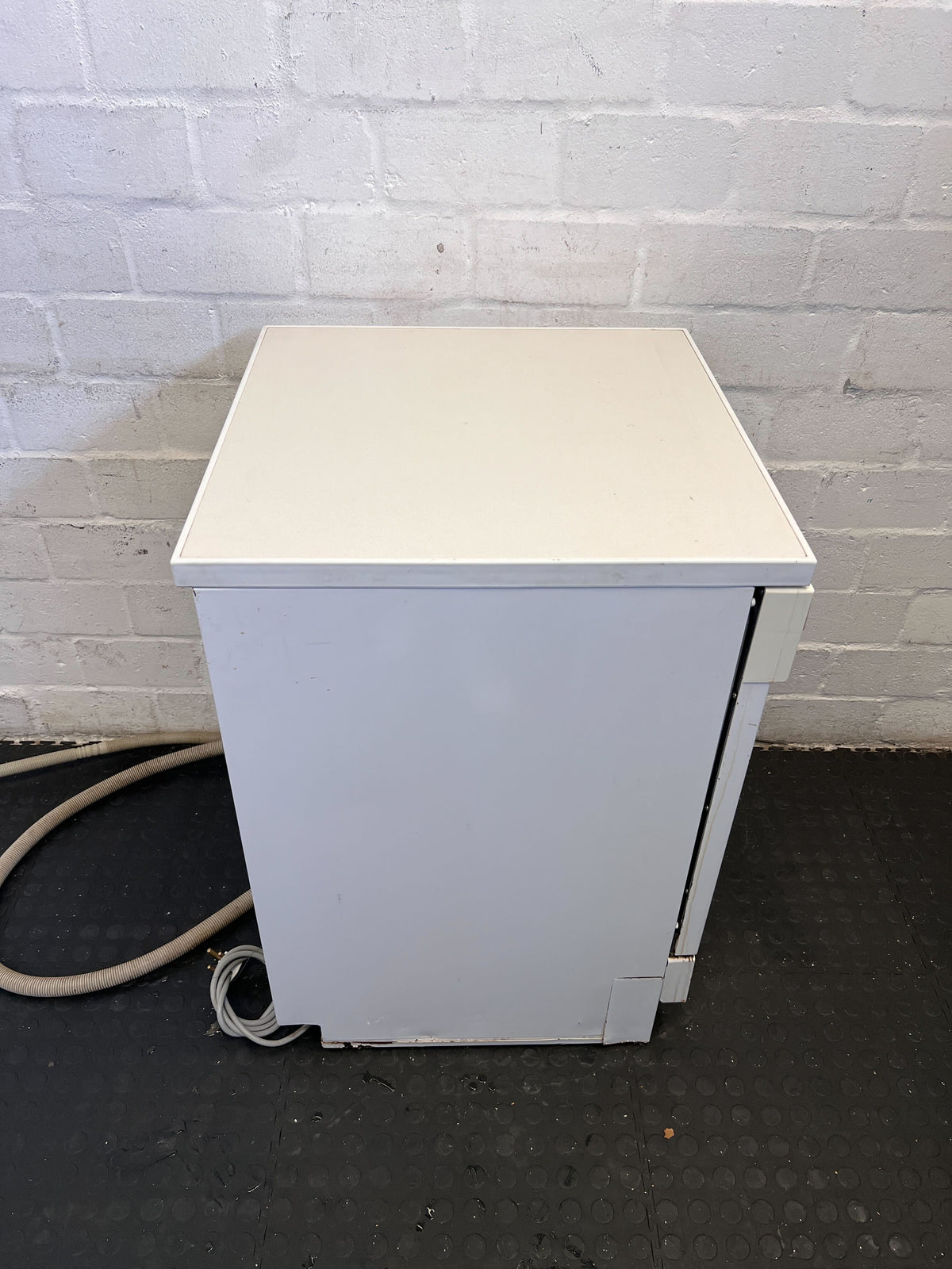 Siemens Lady 151 White Dishwasher - Slightly Worn Yet Reliable - REDUCED