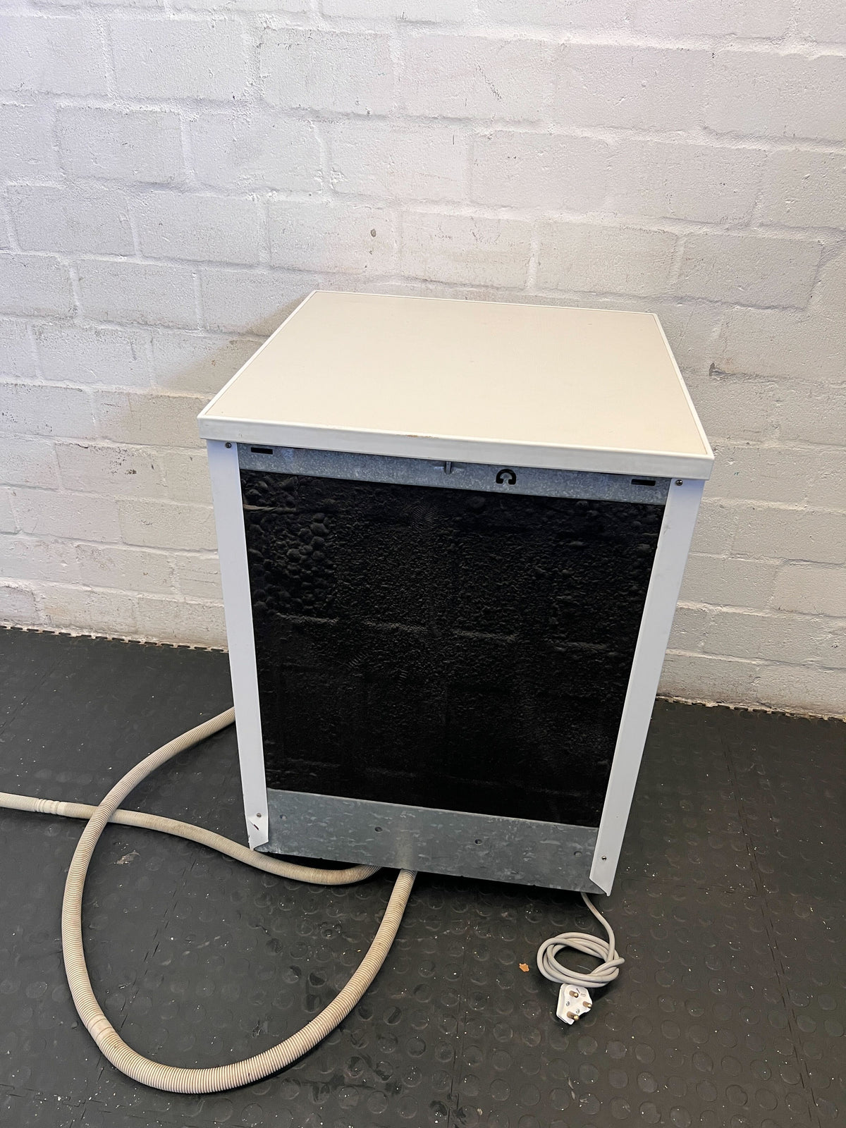 Siemens Lady 151 White Dishwasher - Slightly Worn Yet Reliable - REDUCED