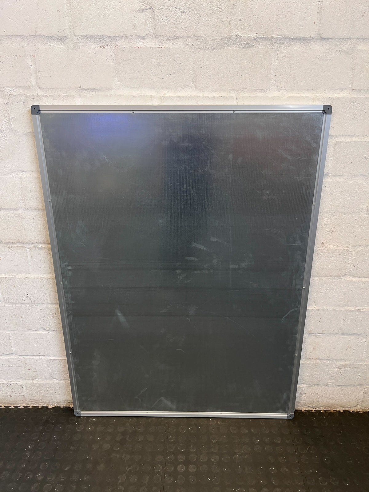 Versatile Magnetic Whiteboard - Perfect for Office & Home - 2ndhandwarehouse.com
