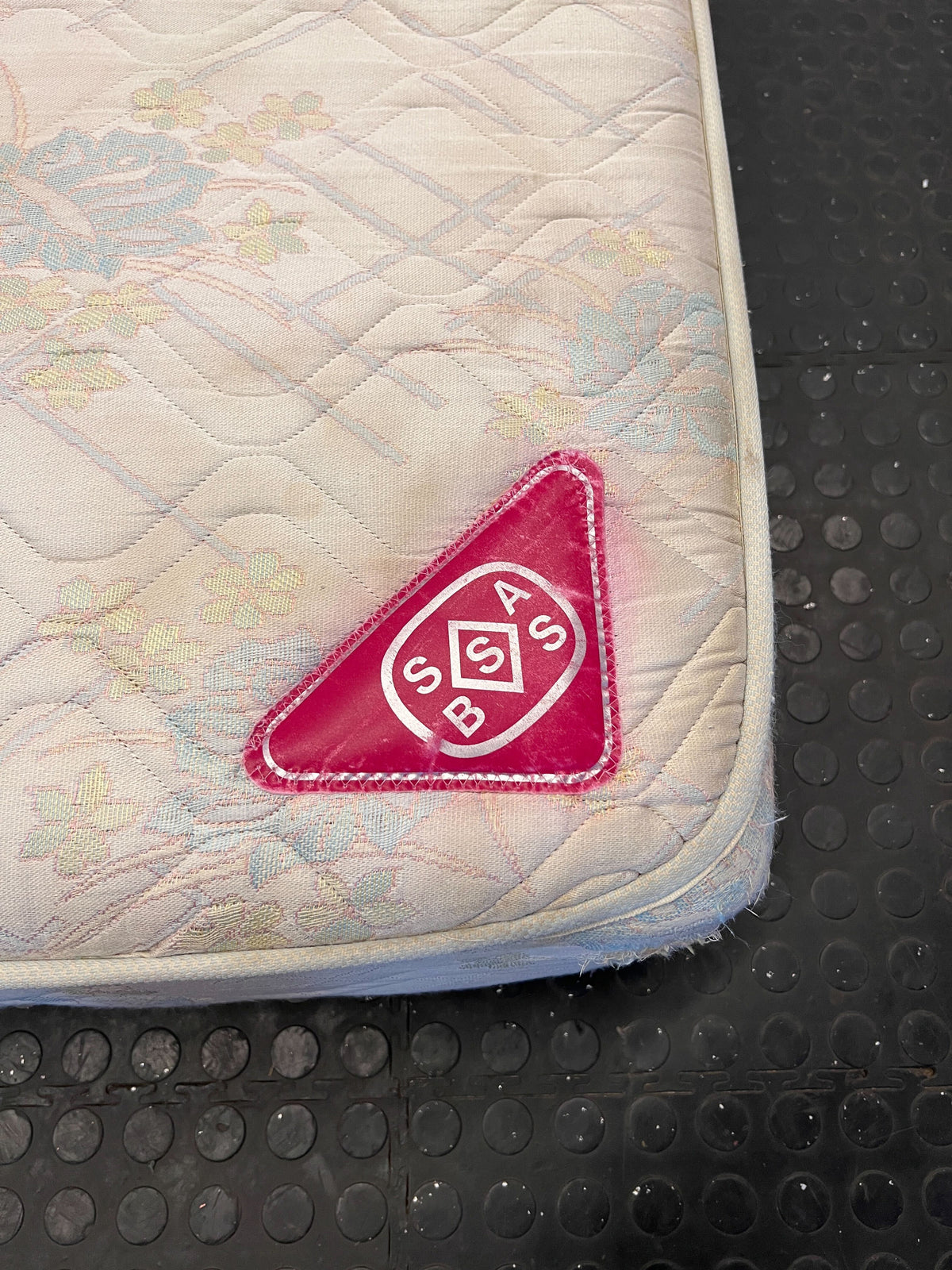 Affordable Pre-Loved double Mattress - Need deep cleaning - 2ndhandwarehouse.com