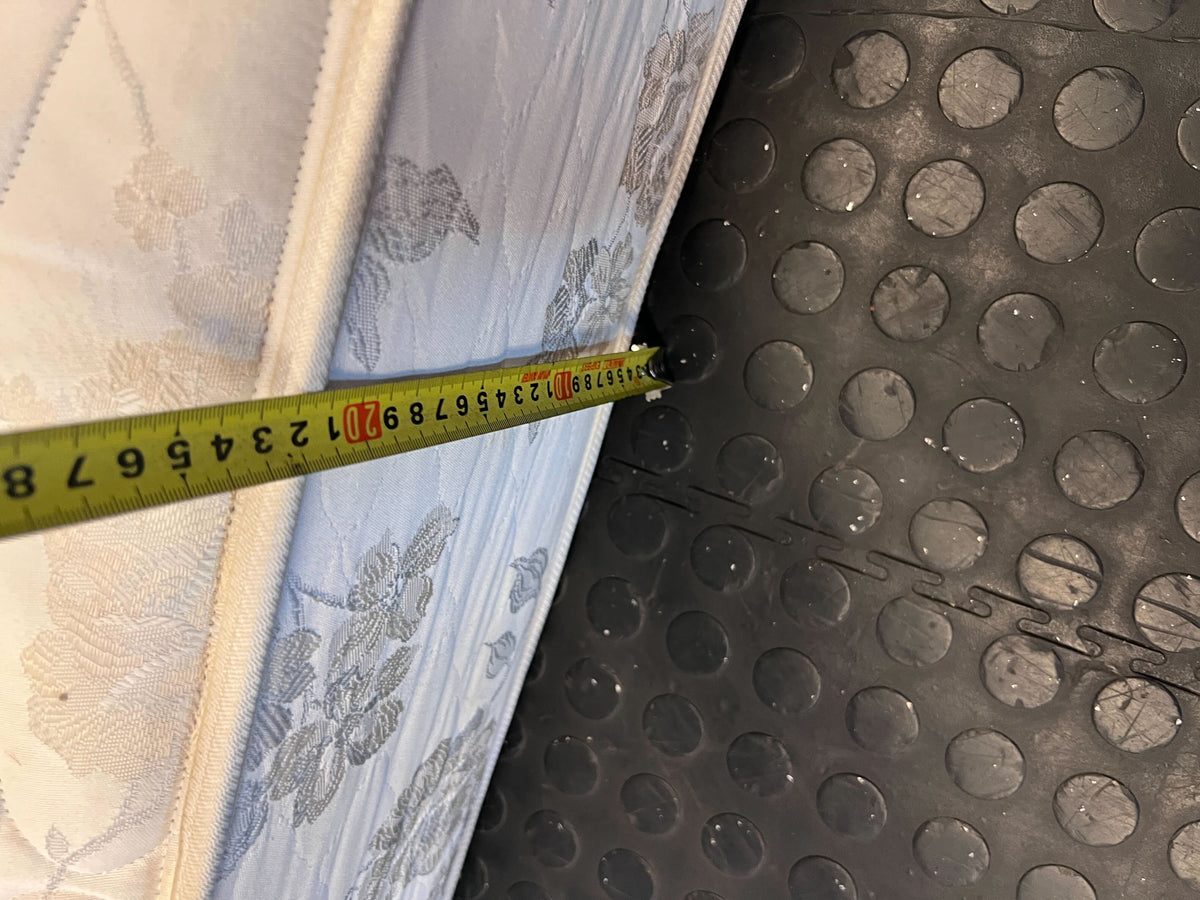 Comfortable Floral Pattern Mattress - Pre-loved - Need cleaning - 2ndhandwarehouse.com