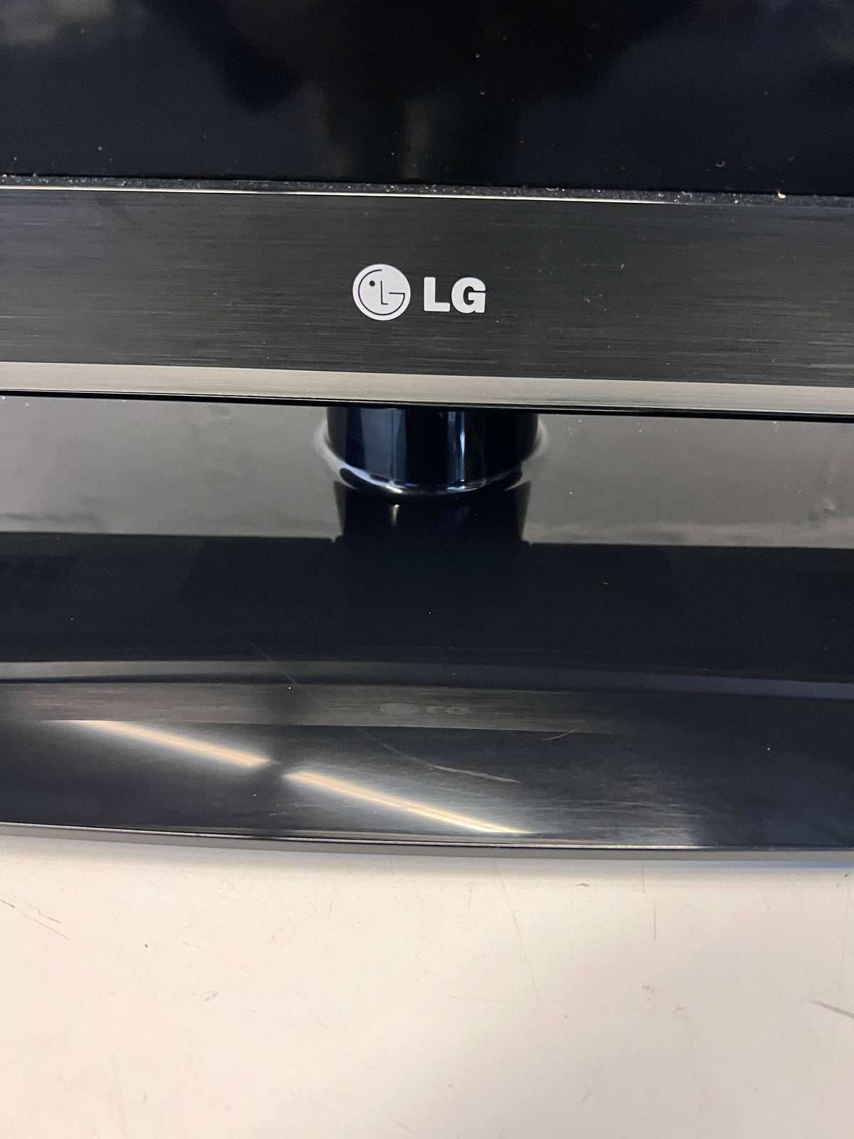 LG 42-Inch LED TV in Black – Minor Scratches, Great Condition