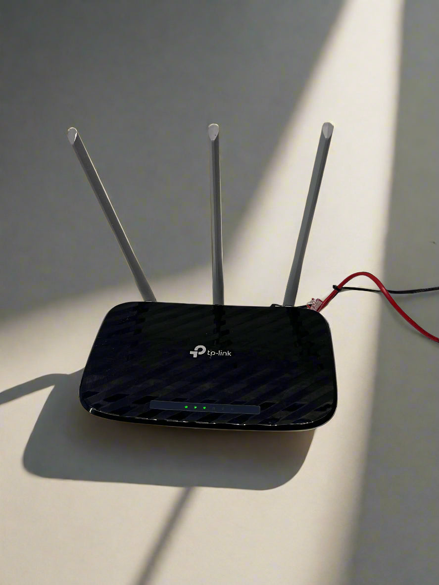 TP-Link Wireless Router - Black with 3 Antennas, Minor Scratches