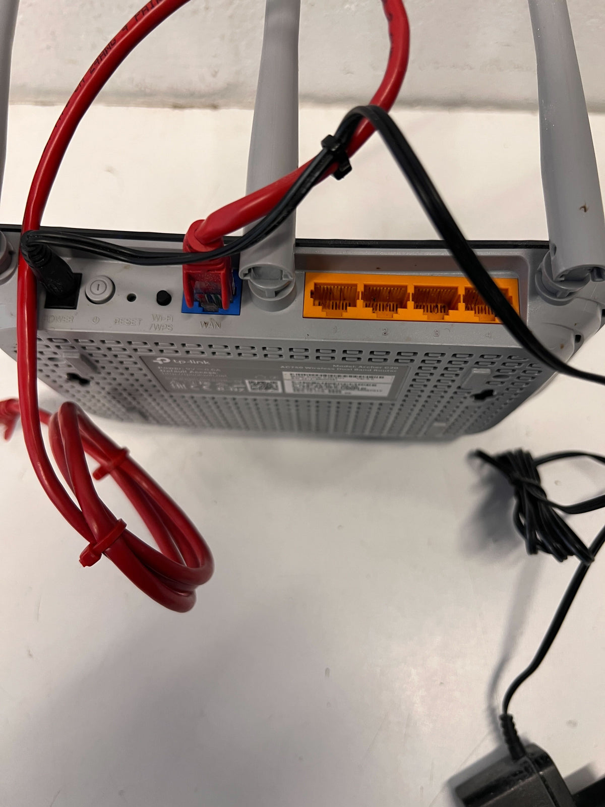 TP-Link Wireless Router - Black with 3 Antennas, Minor Scratches