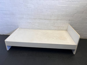 Simple White Single Bed Frame - Minor Wear - REDUCED
