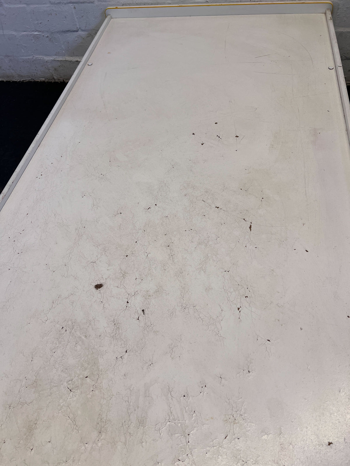 Simple White Single Bed Frame - Minor Wear - REDUCED