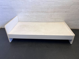 Simple White Single Bed Frame - Minor Wear - REDUCED
