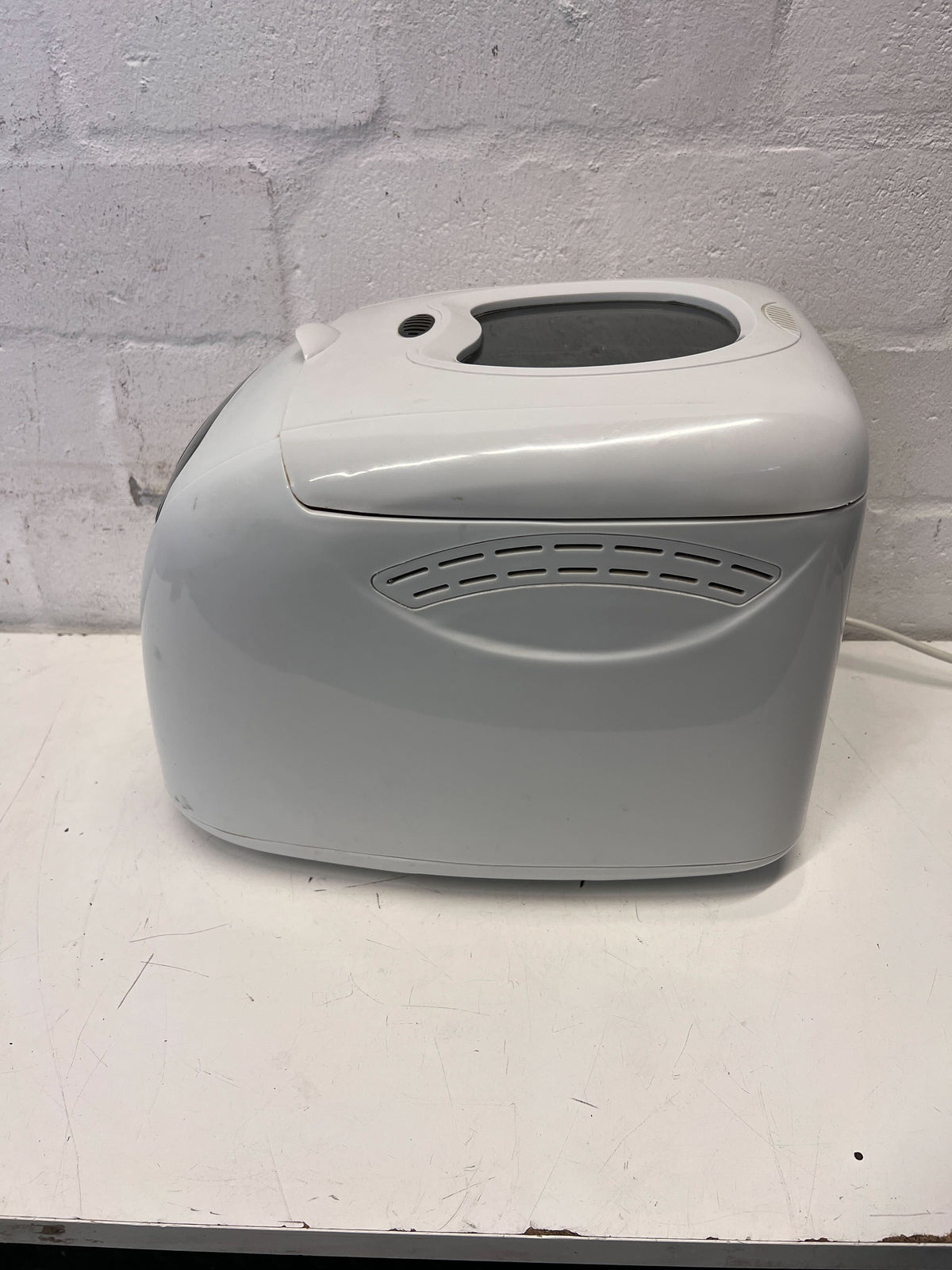Mellerware White Bread Maker with Minor Scratches