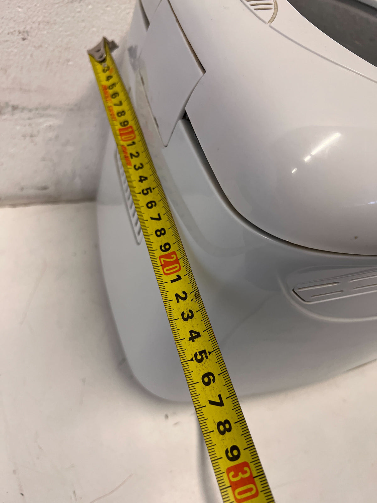 Mellerware White Bread Maker with Minor Scratches