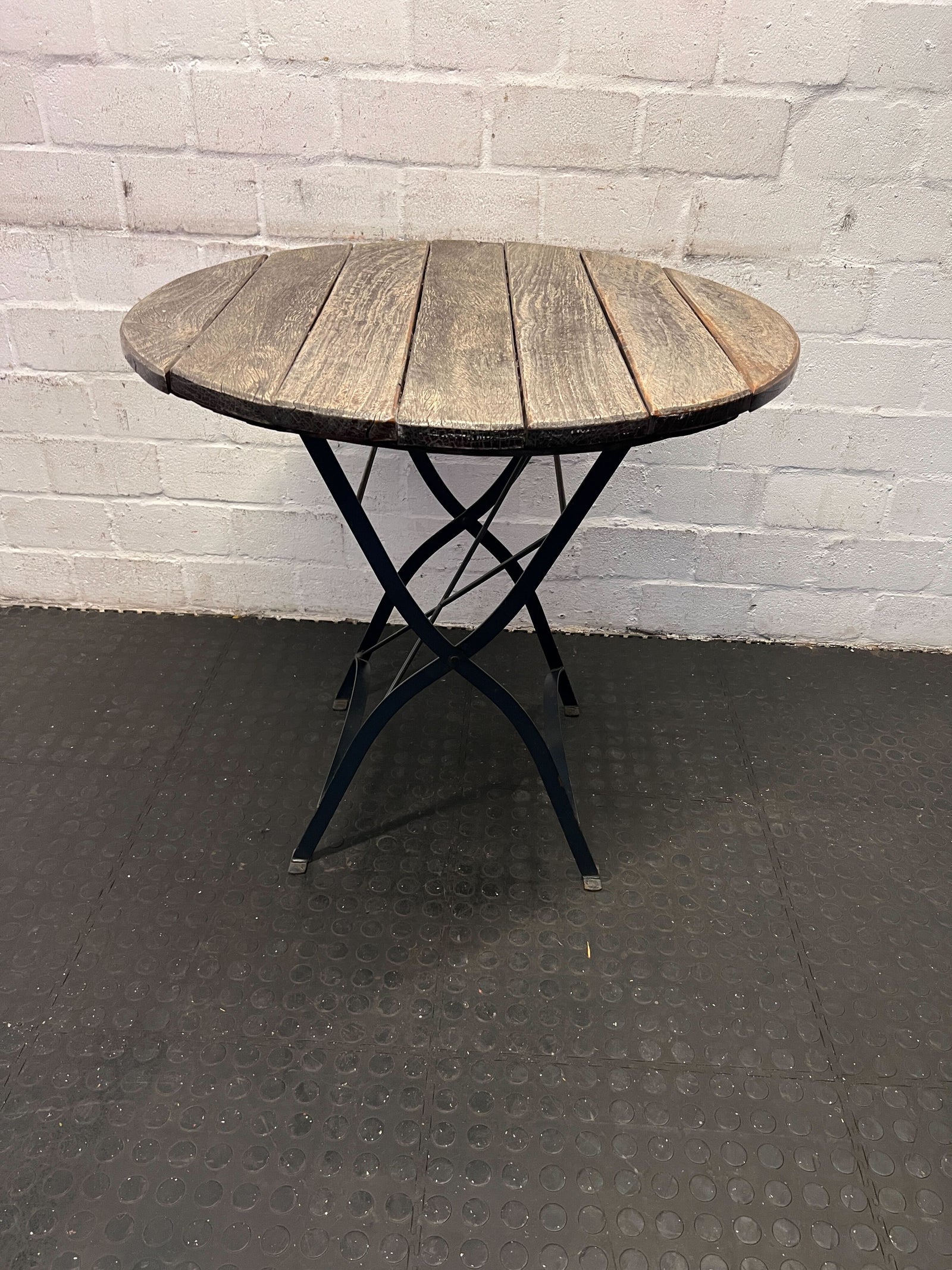 Rustic Round Wooden Table with Black Metal Legs – Vintage Charm