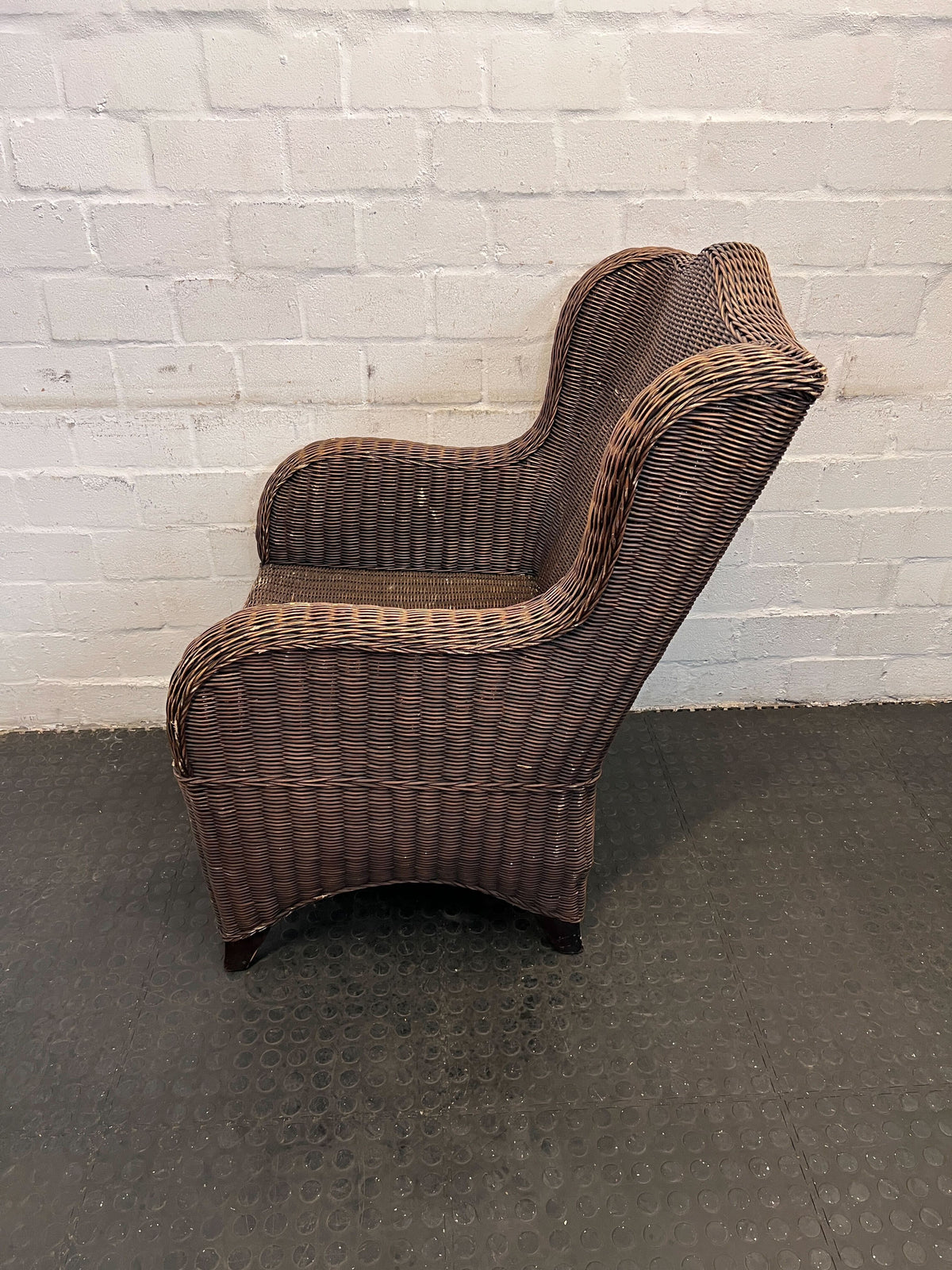 Rustic Brown Wicker Armchair – Cozy Rattan Accent Chair - 2ndhandwarehouse.com