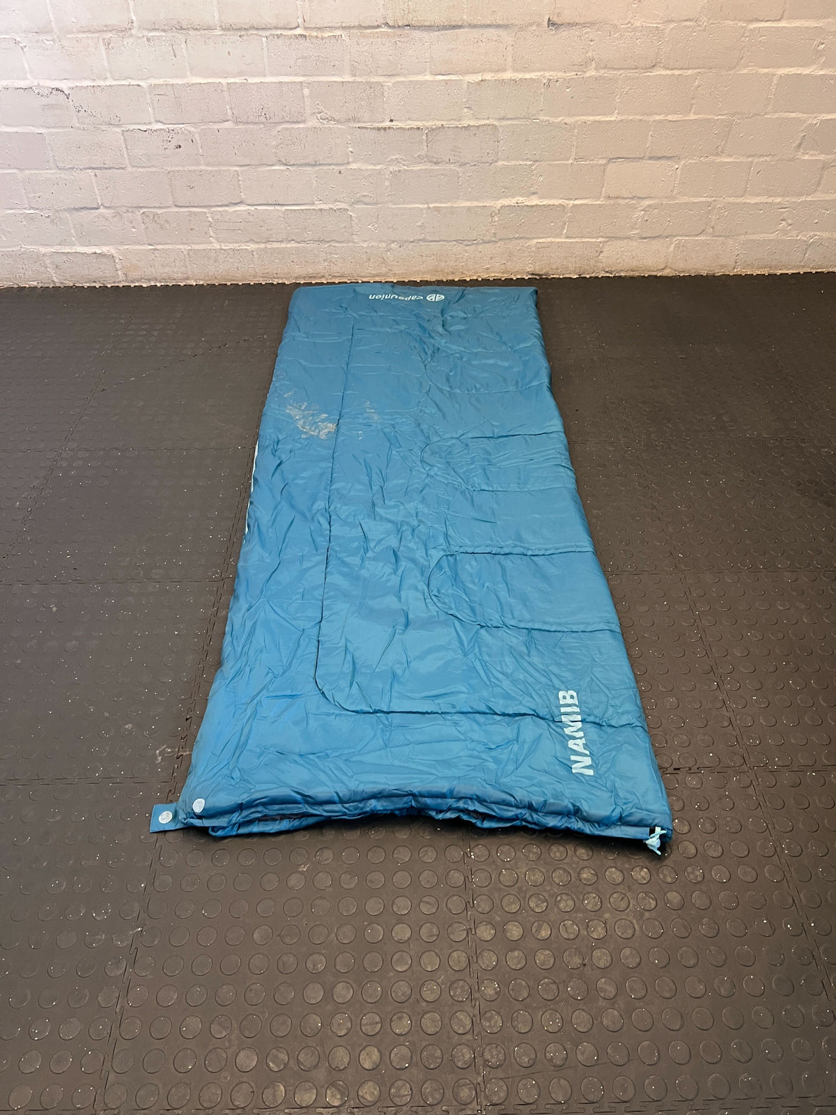 Cozy Blue Sleeping Bag - Ideal for Camping and Adventures