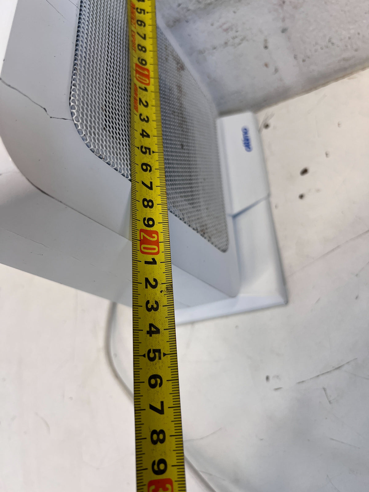 Compact Ottimo White Electric Heater with Minor Cracks