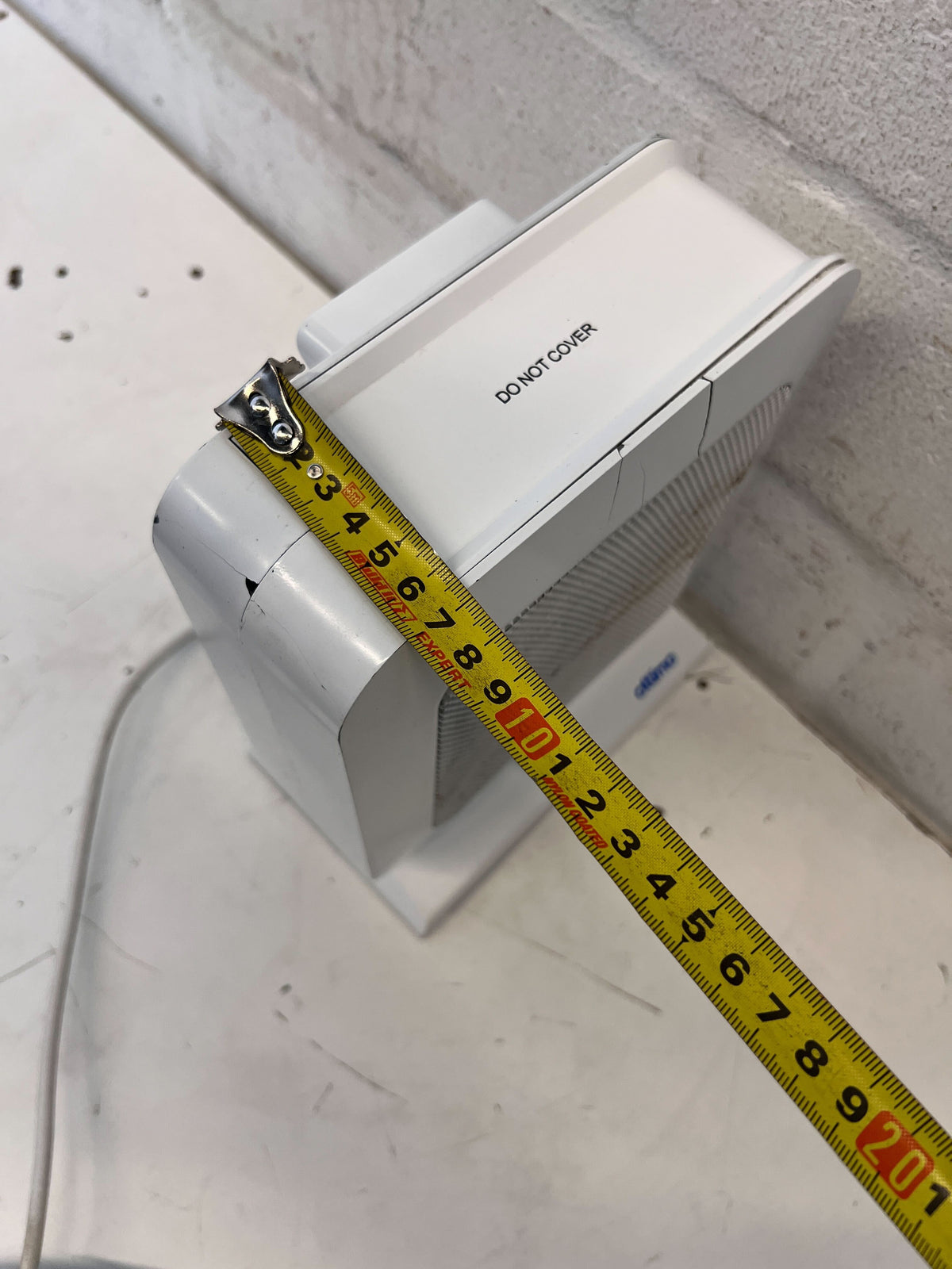 Compact Ottimo White Electric Heater with Minor Cracks