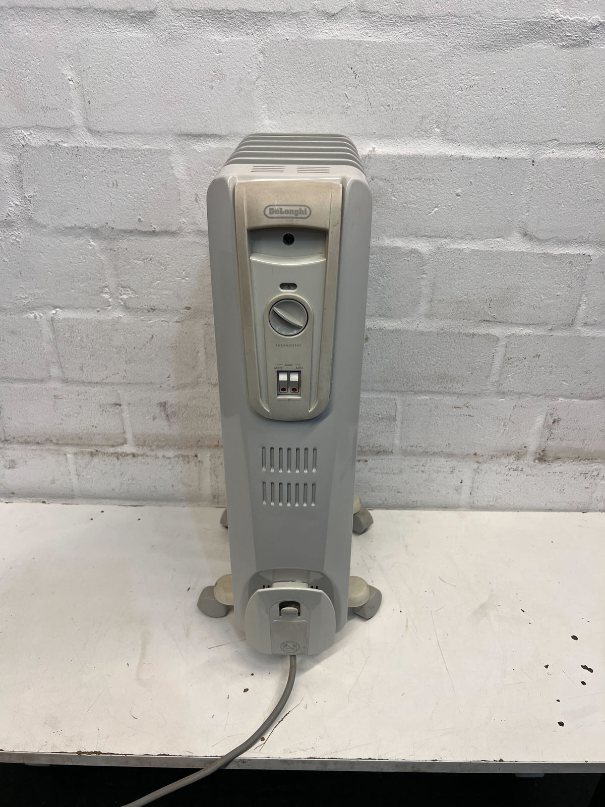 Delonghi Oil Filled Radiator Heater - Grey, 1500W - PRICE DROP