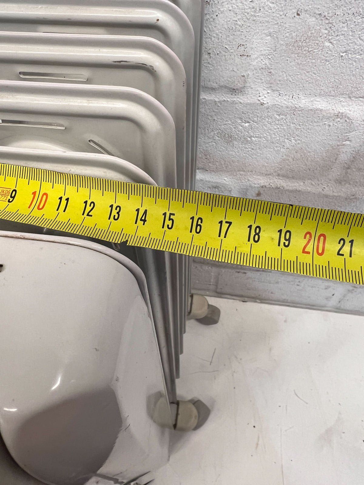 Delonghi Oil Filled Radiator Heater - Grey, 1500W - PRICE DROP