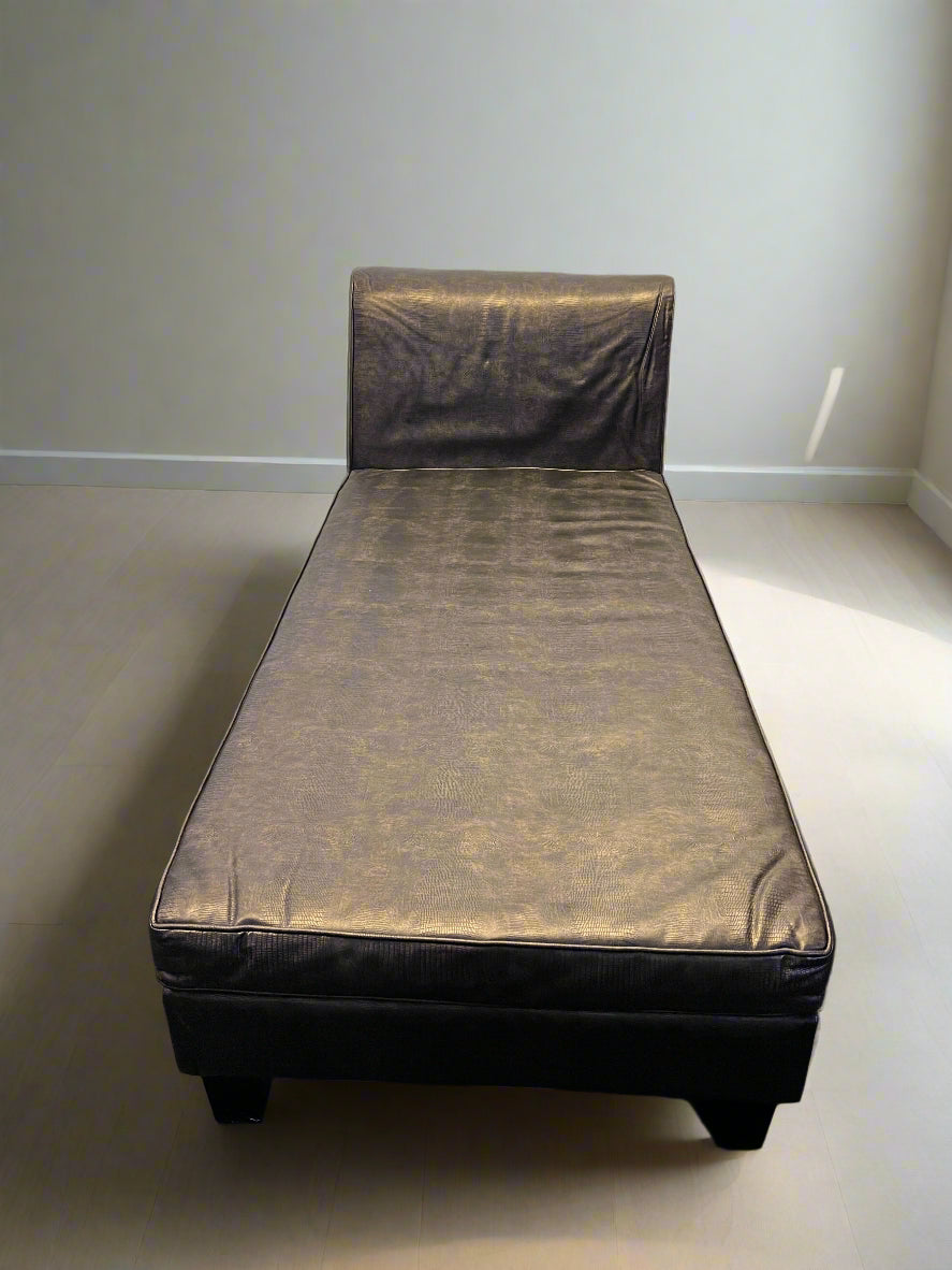 Elegant Dark Brown Leather Day Bed – Stylish Comfort with Character