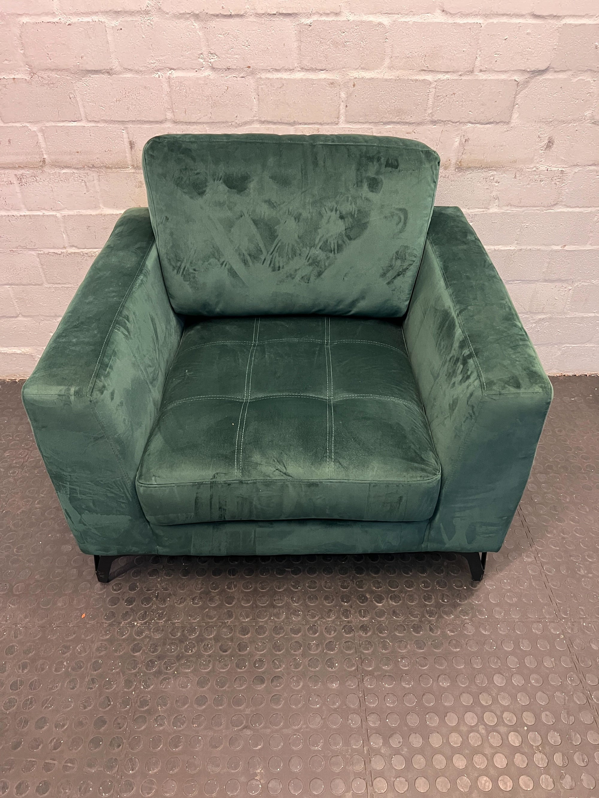 Contemporary Cielo Green Velvet Armchair