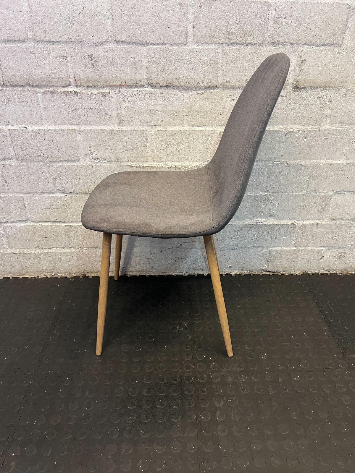 Stylish Grey Upholstered Dining Chair with Wooden Legs – Minor Scratches - 2ndhandwarehouse.com