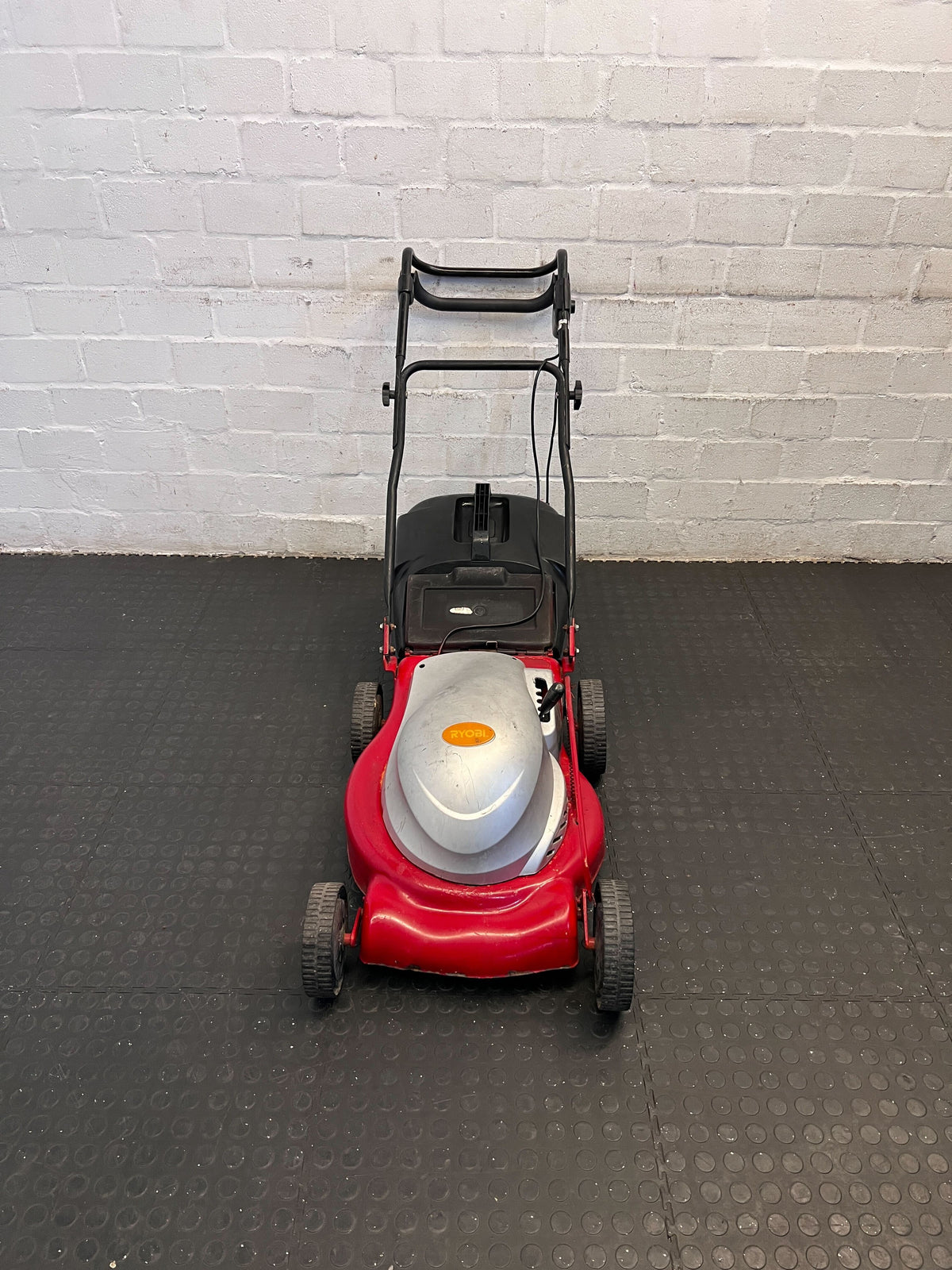 Compact Ryobi Electric Lawnmower - Red, Minor Wear - 2ndhandwarehouse.com