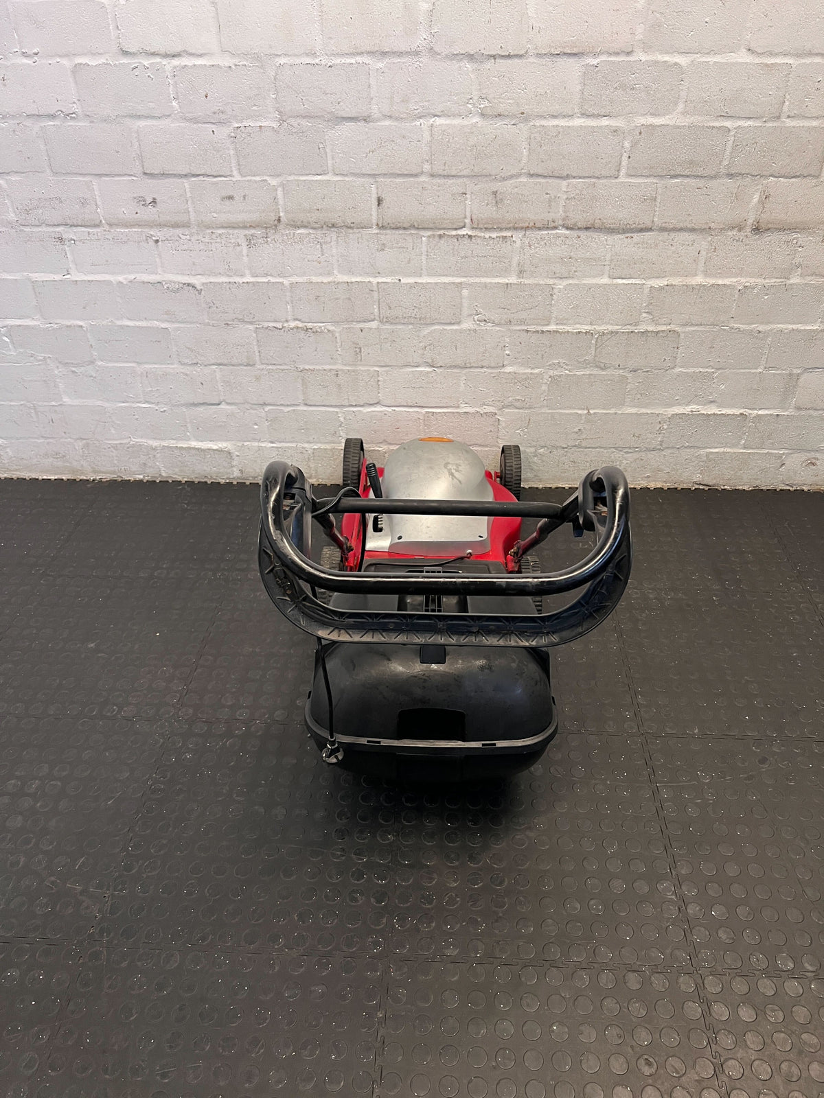 Compact Ryobi Electric Lawnmower - Red, Minor Wear - 2ndhandwarehouse.com
