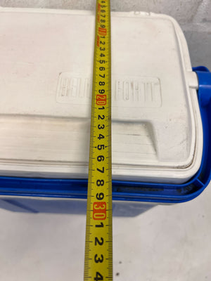 Cooling Box – 30L Blue Plastic Cooler with Minor Scratches - 2ndhandwarehouse.com