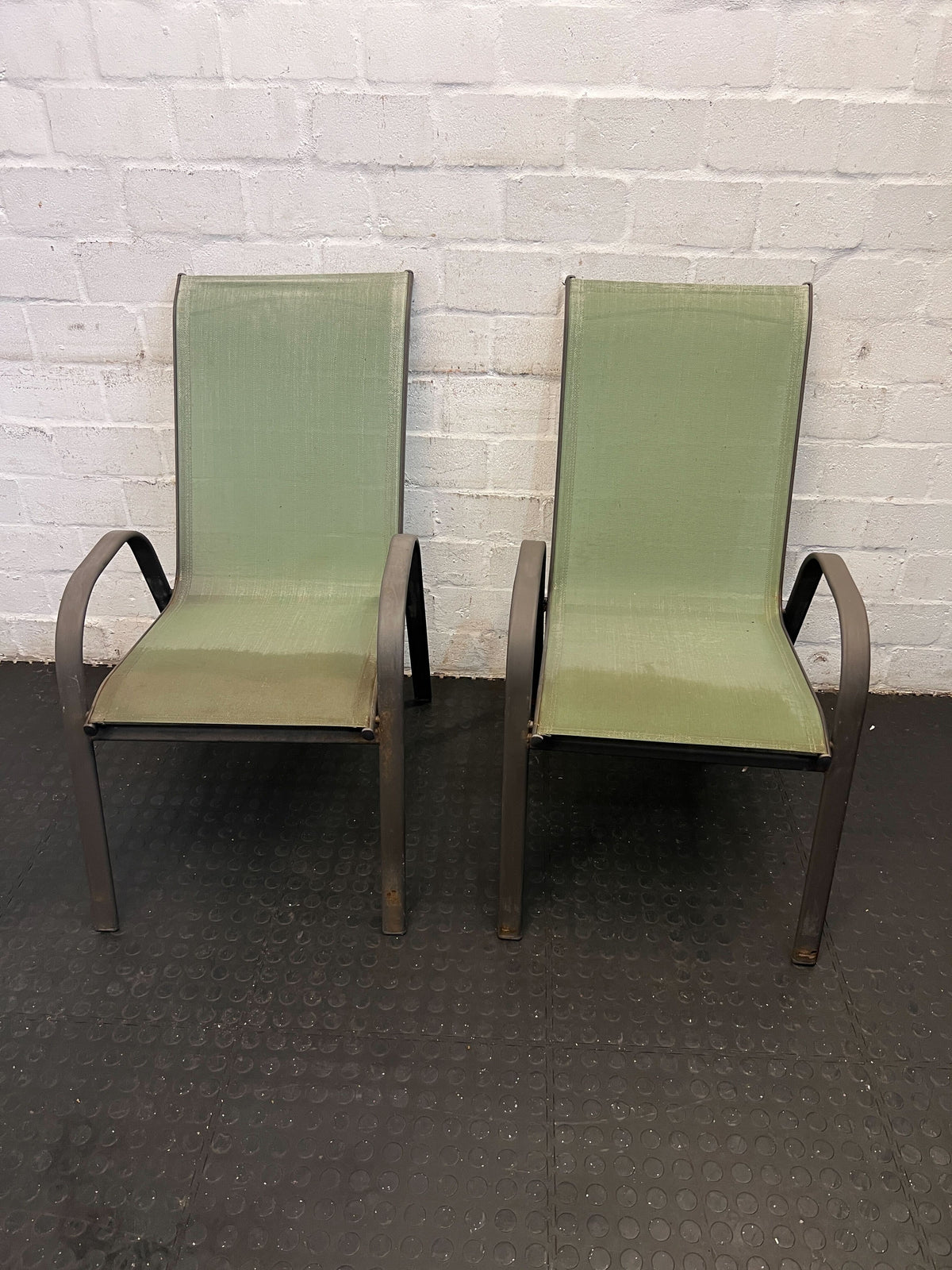 Outside table  -Rec08MPSTCQ78- GOOD TO UPLOAD - Fair used - PRICE DROP