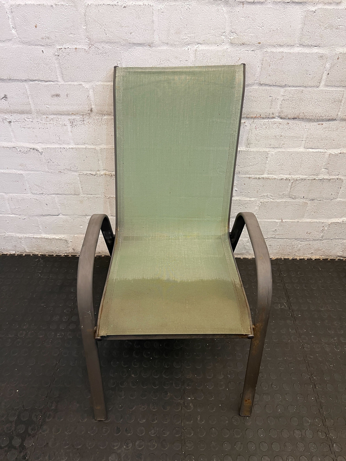 Outside table  -Rec08MPSTCQ78- GOOD TO UPLOAD - Fair used - PRICE DROP