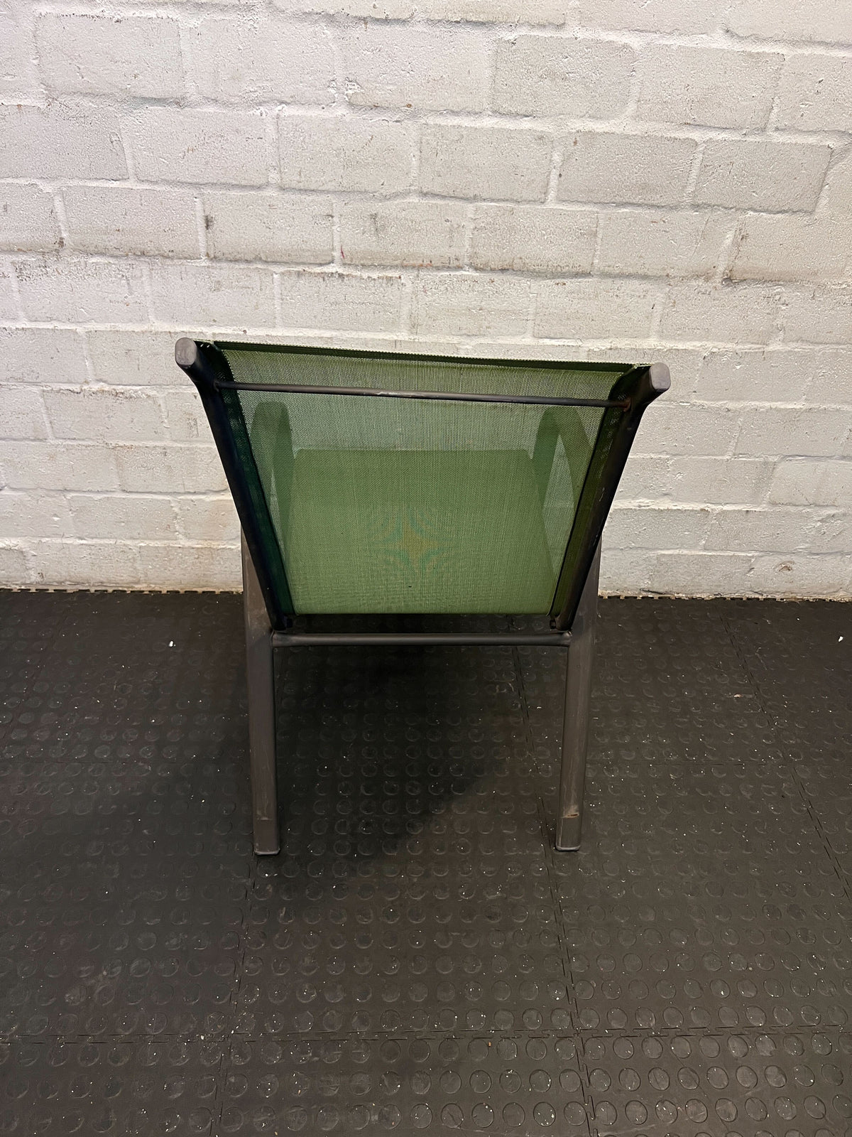 Outside table  -Rec08MPSTCQ78- GOOD TO UPLOAD - Fair used - PRICE DROP