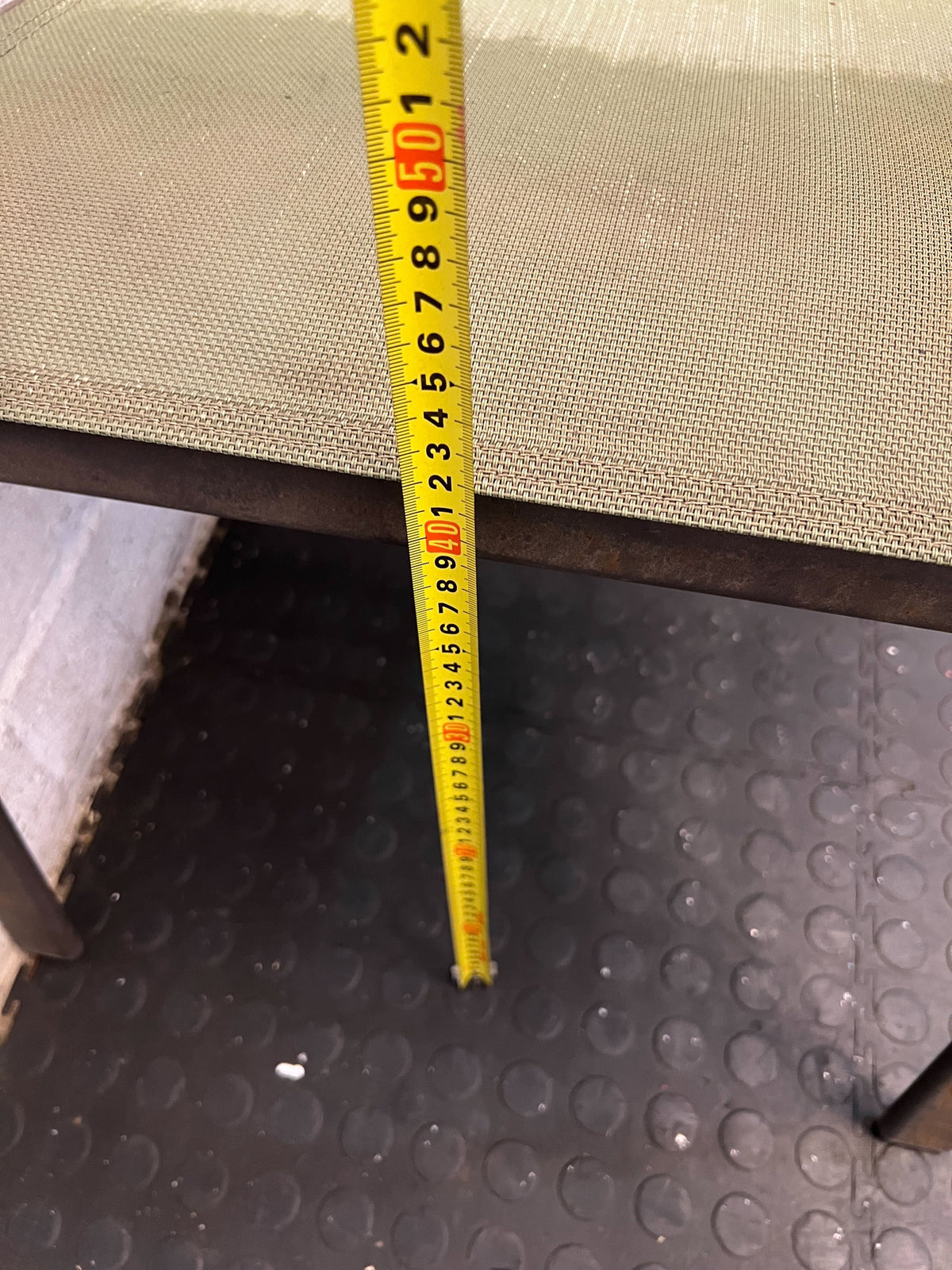 Outside table  -Rec08MPSTCQ78- GOOD TO UPLOAD - Fair used - PRICE DROP