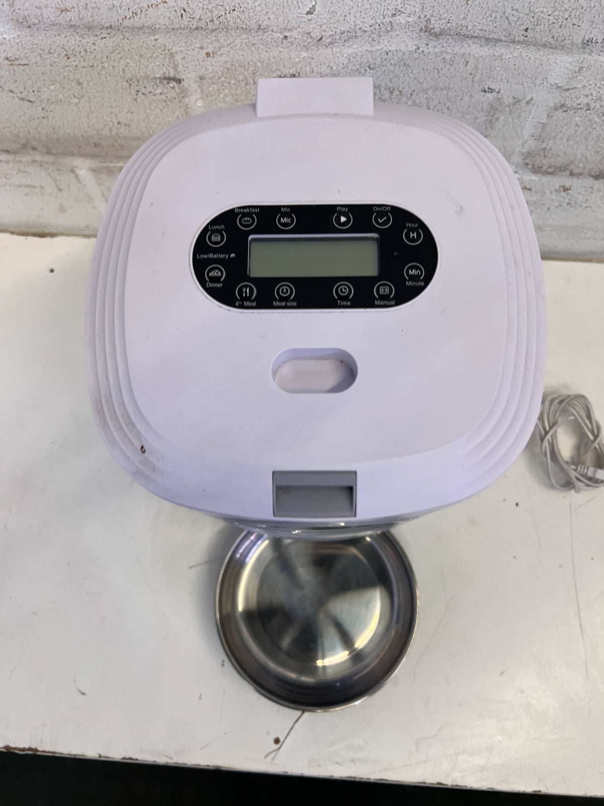Compact Automatic Cat Feeder - White with Minor Scratches - 2ndhandwarehouse.com
