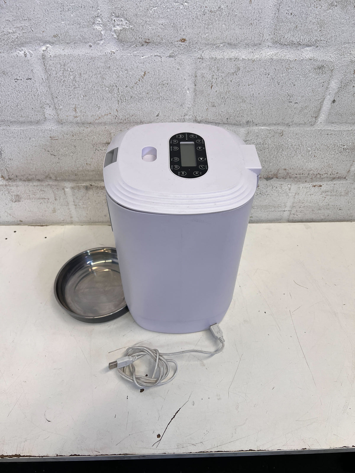 Compact Automatic Cat Feeder - White with Minor Scratches - 2ndhandwarehouse.com