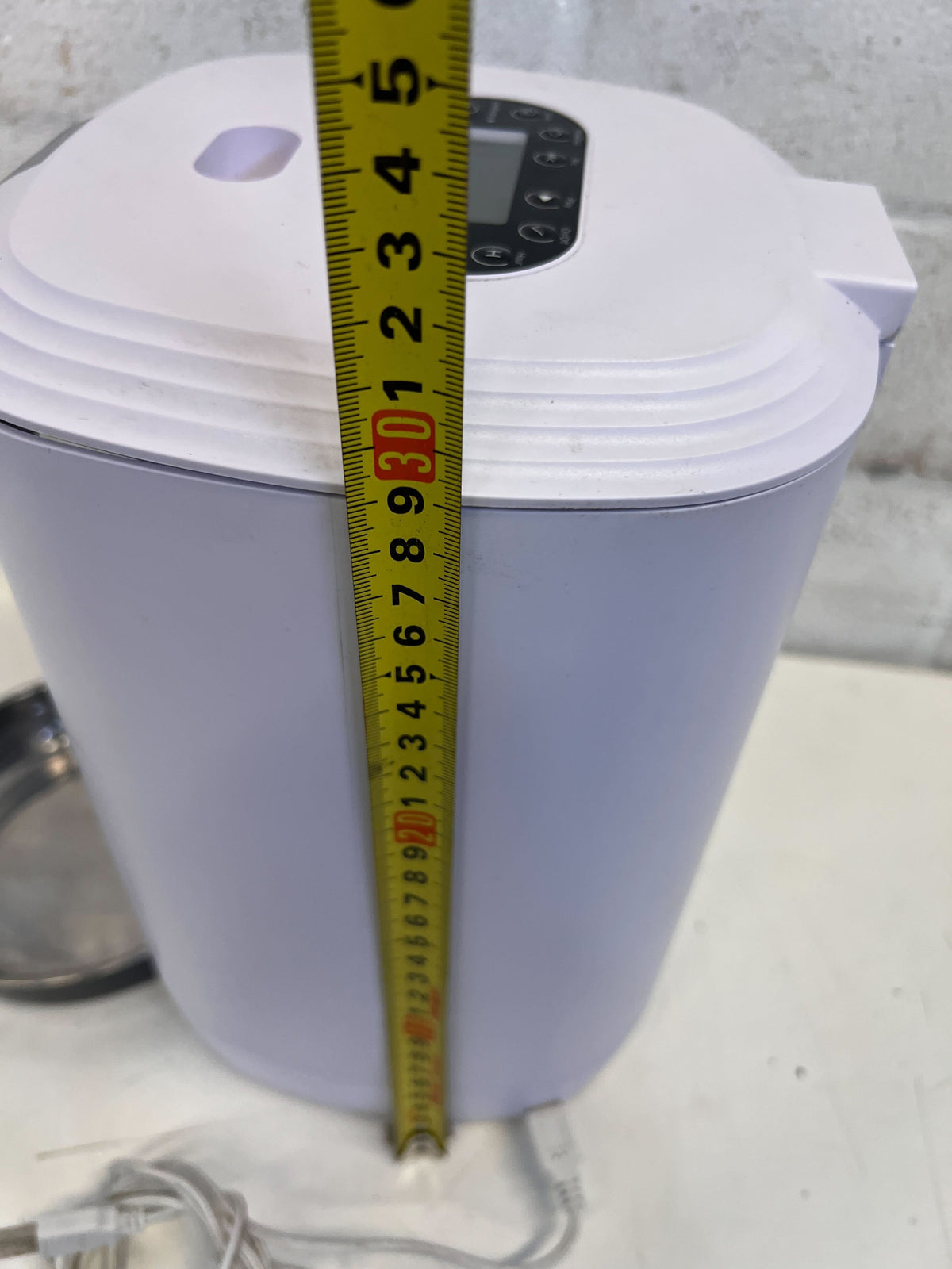Compact Automatic Cat Feeder - White with Minor Scratches - 2ndhandwarehouse.com