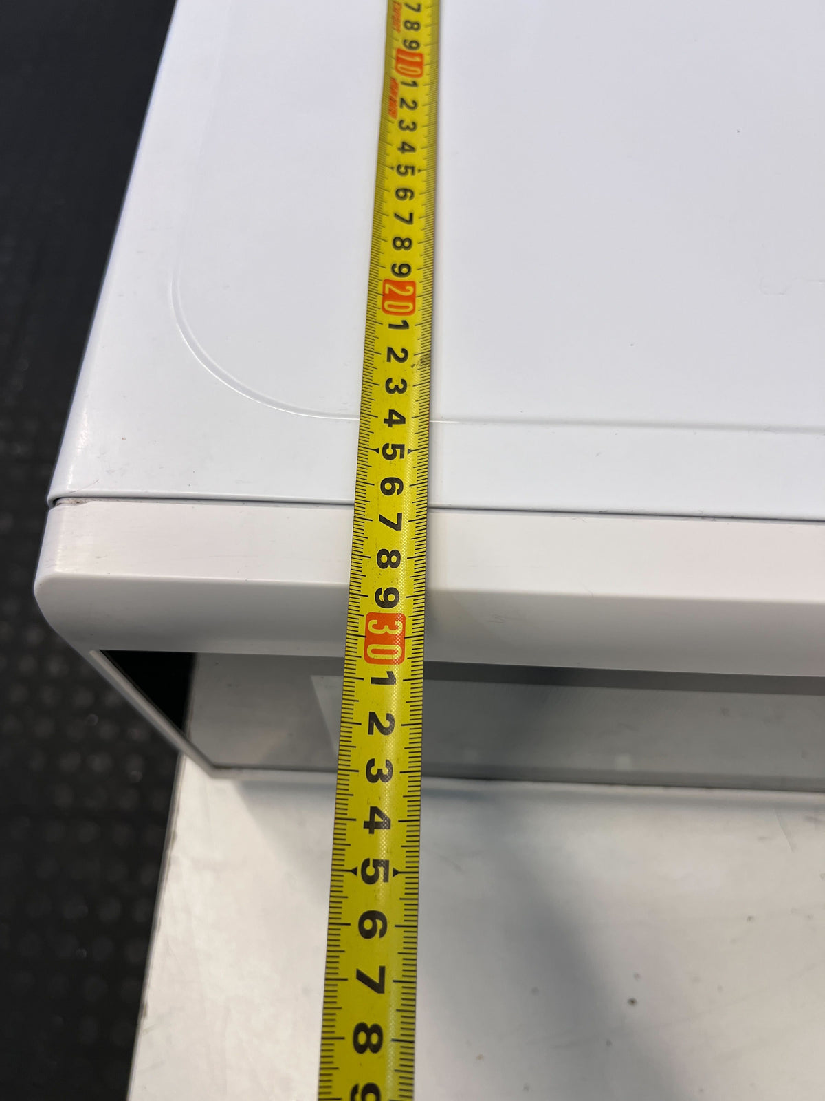 Compact Midea Microwave Oven - White, Functional with Minor Scuffs - REDUCED