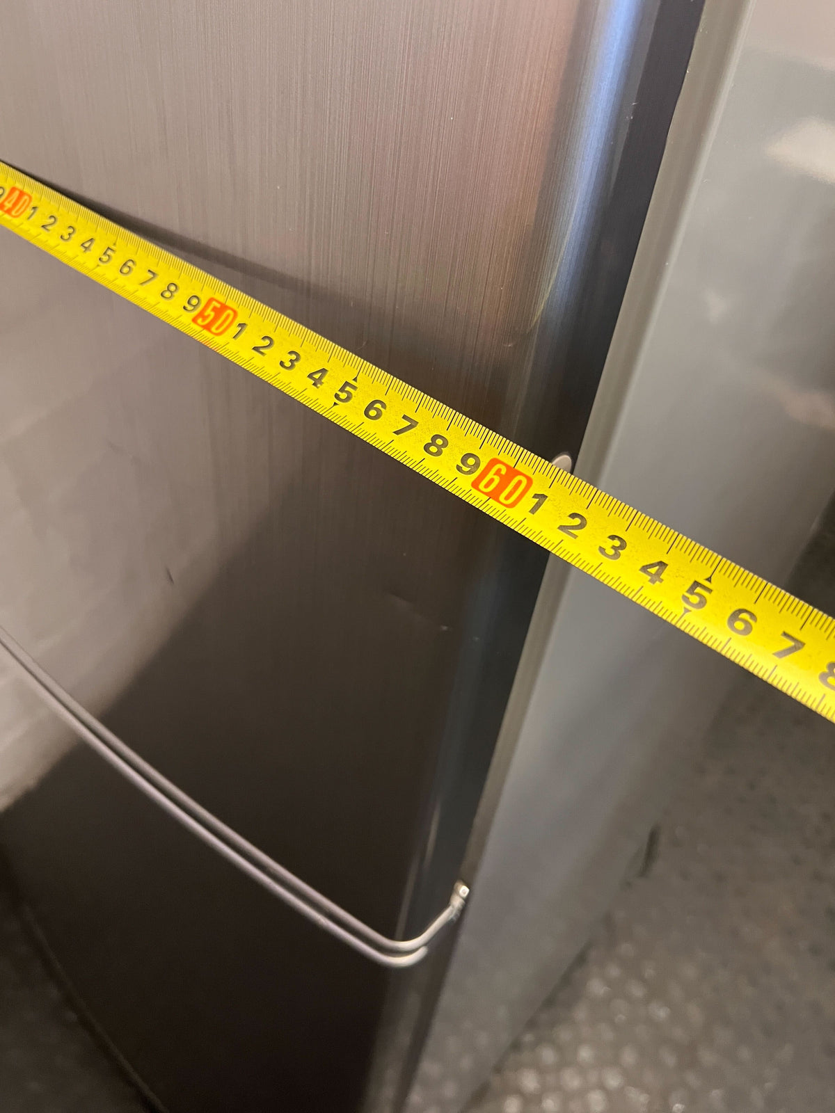 LG Silver Fridge Freezer - Reliable Kitchen Appliance - 2ndhandwarehouse.com