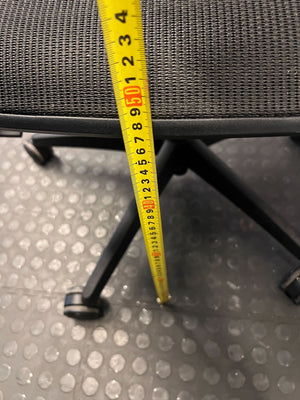 Ergonomic Black Mesh Office Chair - Adjustable & Swivel - 2ndhandwarehouse.com