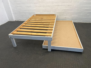 White Three Quarter Trundle Bed - REDUCED