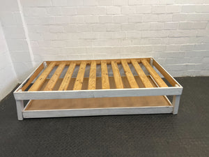 White Three Quarter Trundle Bed - REDUCED