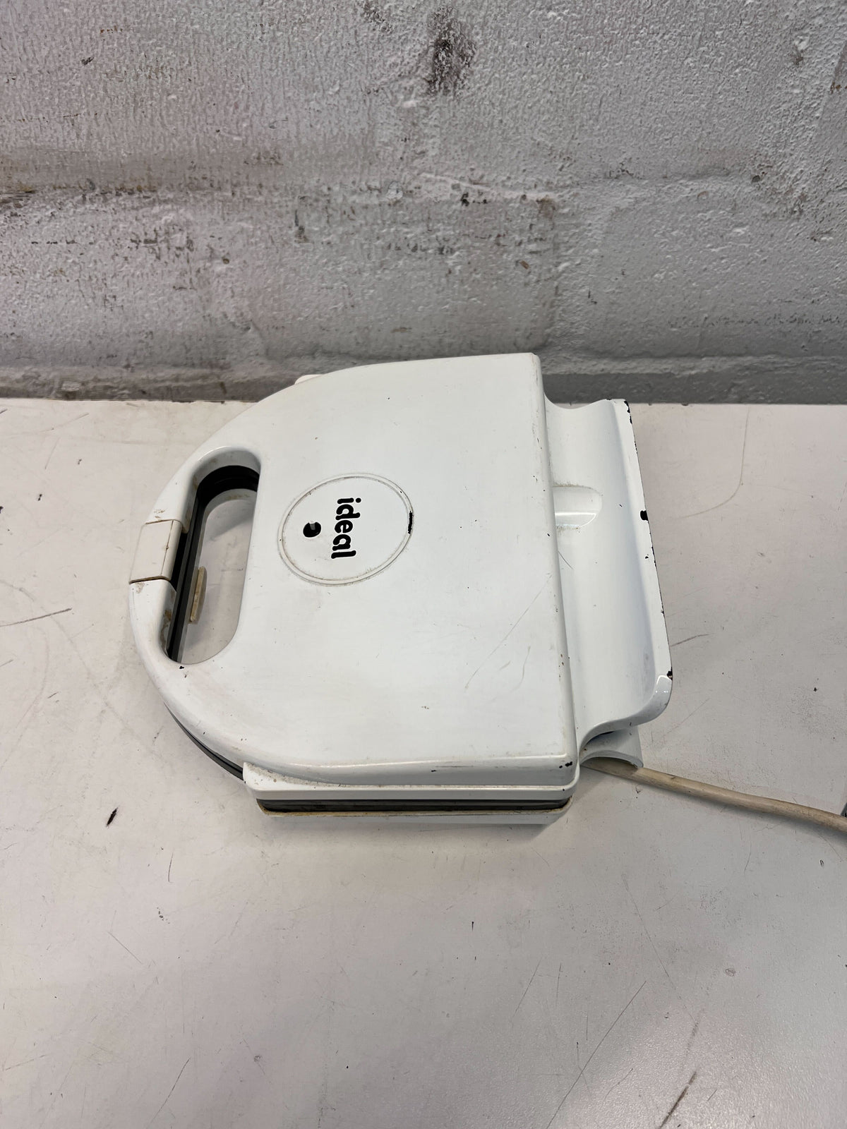 Ideal White Sandwich Maker – Used with Minor Wear