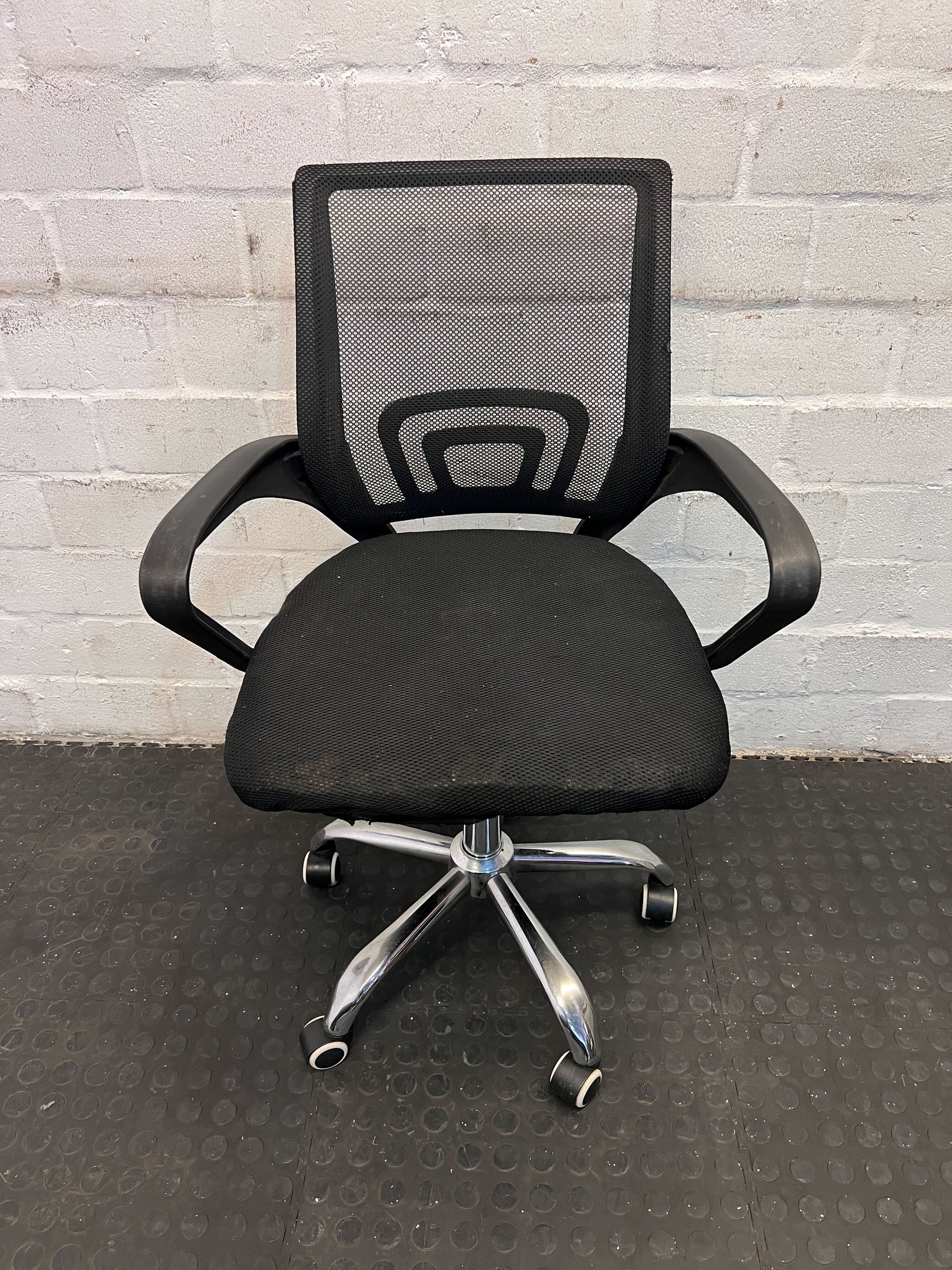 Ergonomic Black Mesh Office Chair with Chrome Base