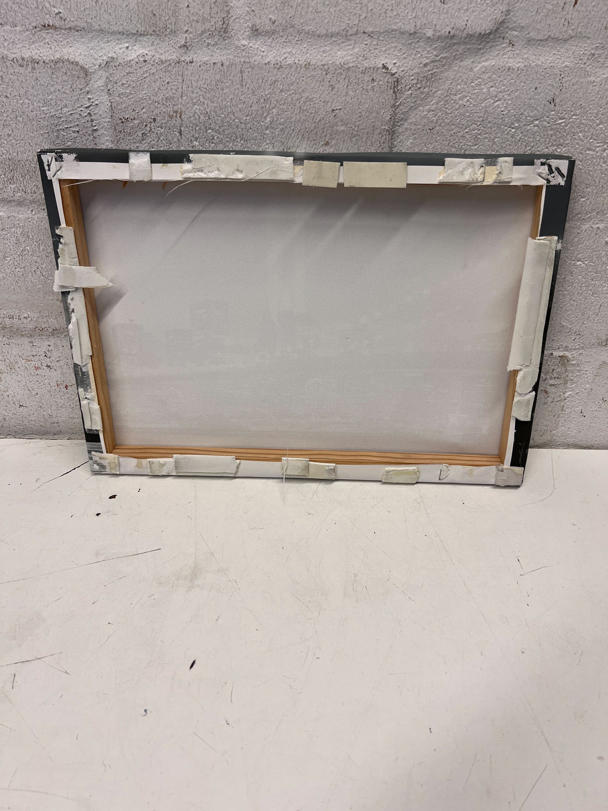 Elegant Black and White Cityscape Wall Art – 40 x 30cm - 2ndhandwarehouse.com