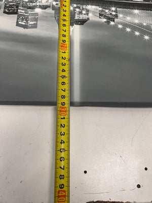 Elegant Black and White Cityscape Wall Art – 40 x 30cm - 2ndhandwarehouse.com