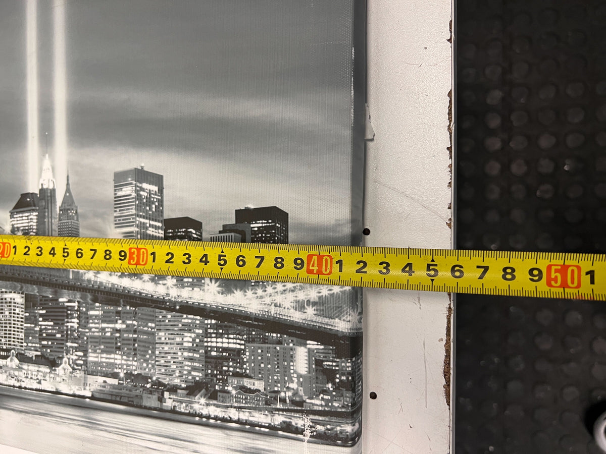 Elegant Black and White Cityscape Wall Art – 40 x 30cm - 2ndhandwarehouse.com