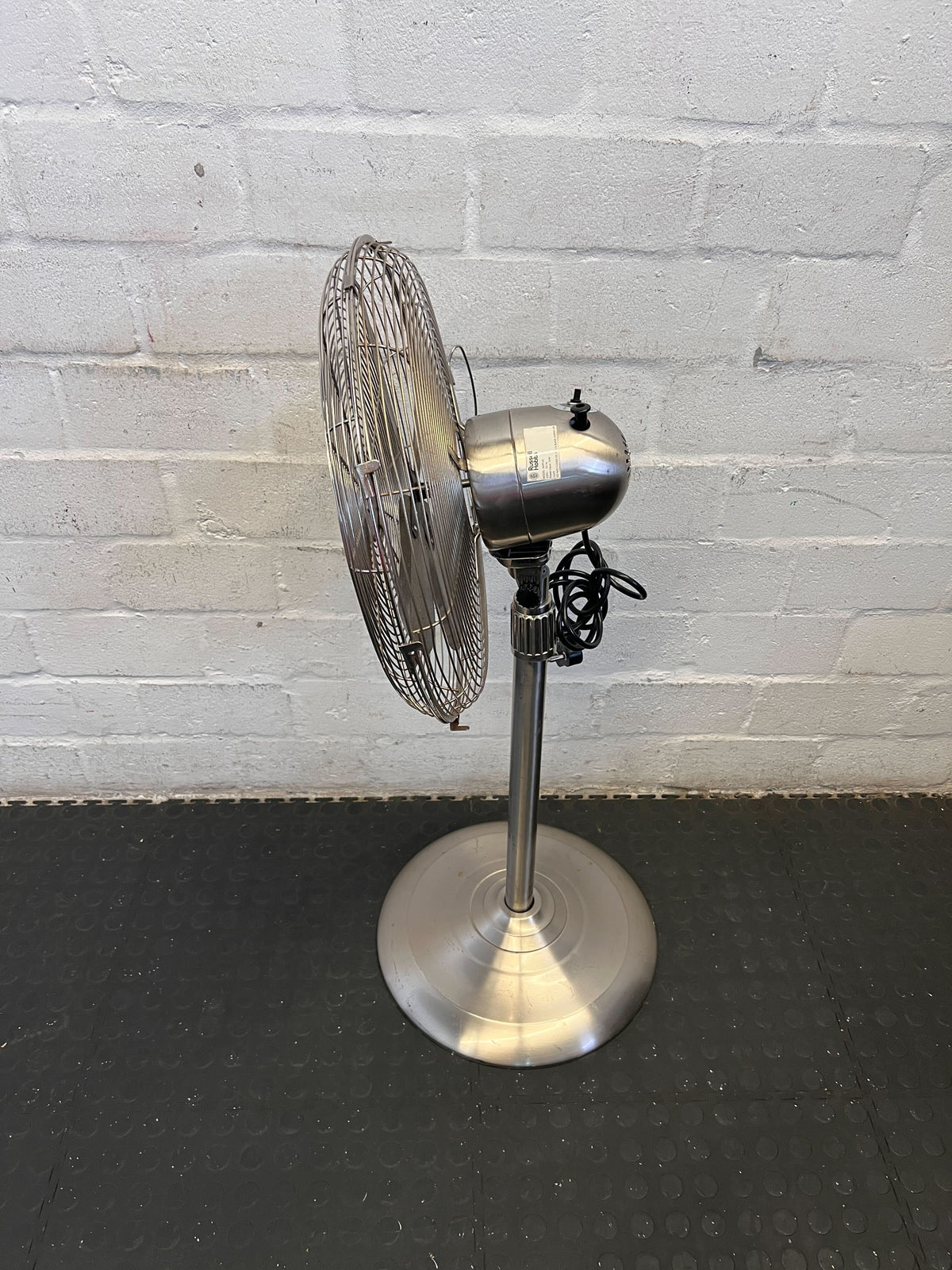 Stylish Silver Stand-Up Fan by Russell Hobbs - Minor Wear