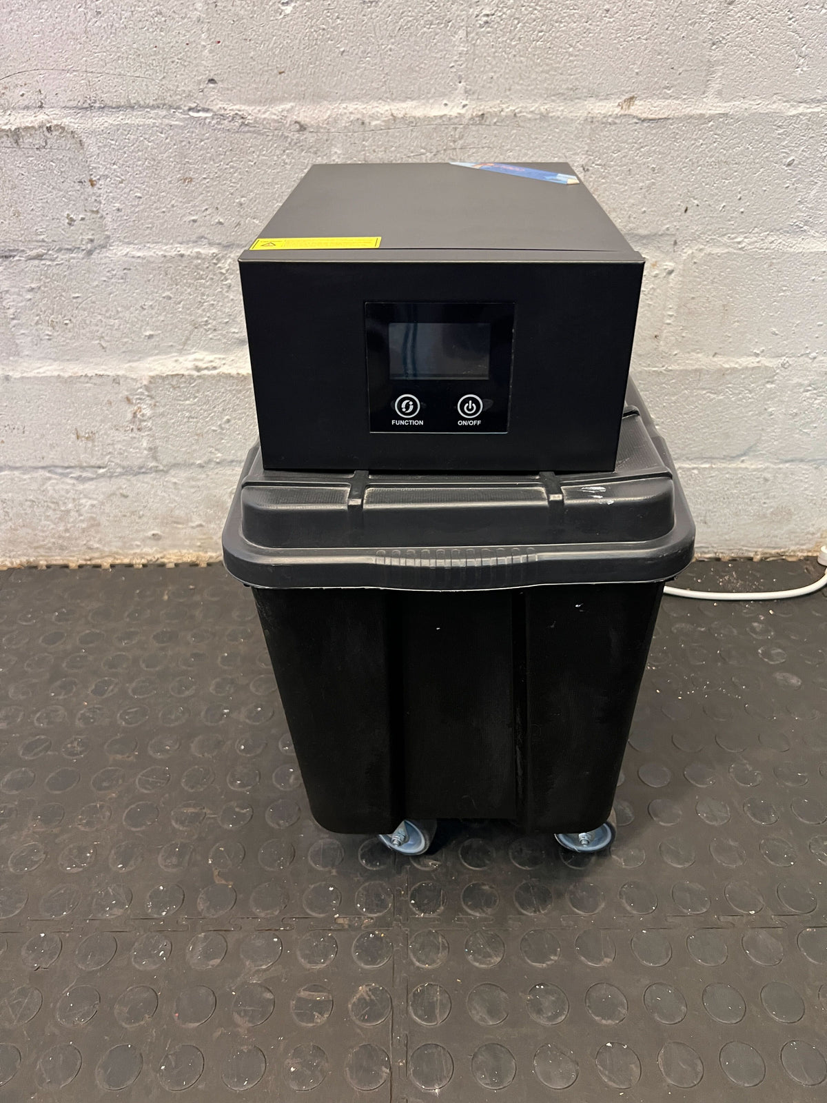 UPS and Battery box - Battery needs repacking