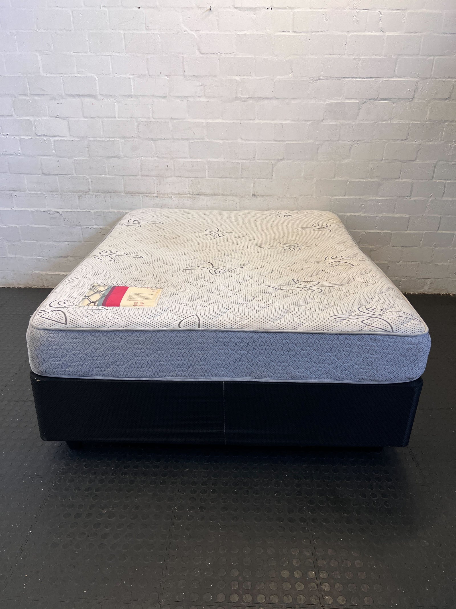 Comfortable Queen-Size Mattress & Base – Good Condition