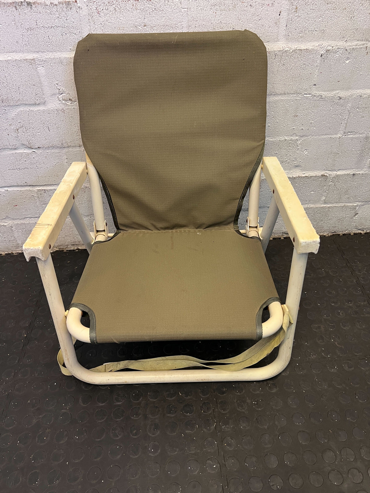 Stylish Green Canvas Folding Chair with Minor Wear - 2ndhandwarehouse.com