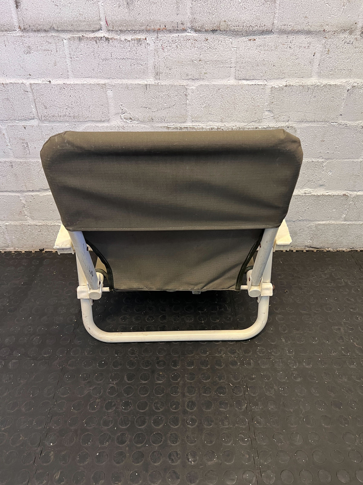 Stylish Green Canvas Folding Chair with Minor Wear - 2ndhandwarehouse.com