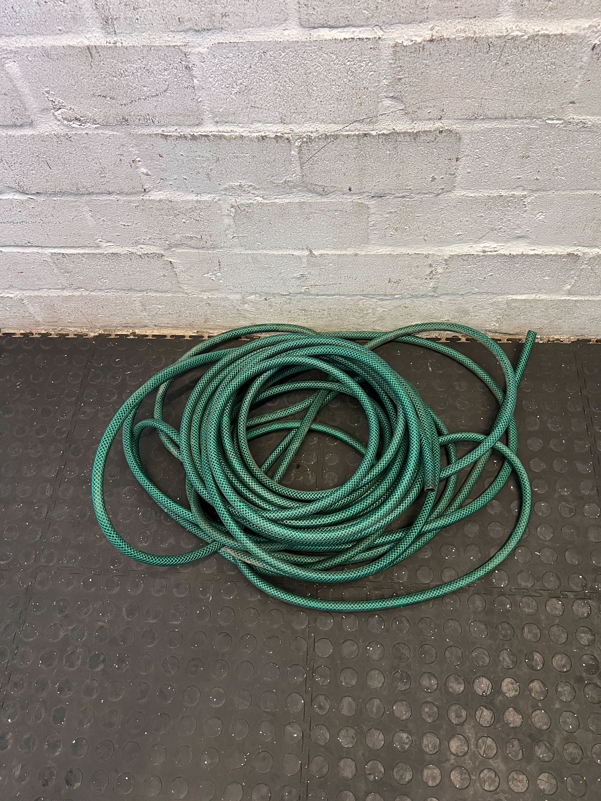 Green Garden Hose - Durable, Flexible, 25m Length, Good Condition - 2ndhandwarehouse.com